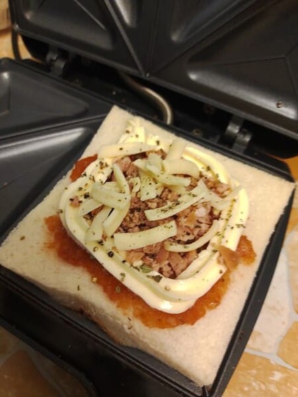 「お腹ペコペコ…」今からホットサンド作るぞ