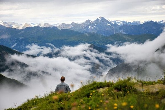 登山者多い場所は原則あいさつ禁止にすべき