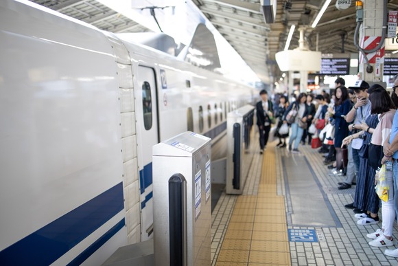 新幹線の帰省ラッシュは“地獄”。泣き出す子供、指定席なのに「譲っていただけませんか？」に困惑
