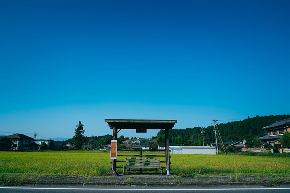 田舎に帰省中、深夜徘徊しようと街に出てみたものの