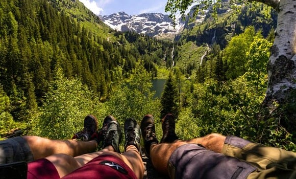 スーパーフィートは5mm小さく切って靴の中で足と一緒に動くようにするのが正しいってほんと？