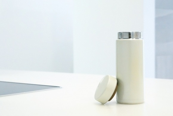 水筒って貧乏くせえイメージあるよな