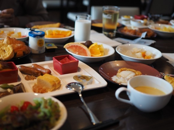 ホテルの朝食ビュッフェで必ず食べるもの