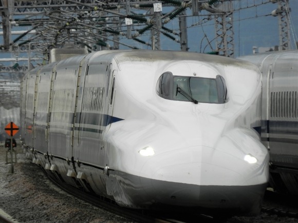 ワイ出張民、新幹線で飯を食う