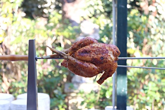 【動画】チキンの丸焼きを作るぞ！