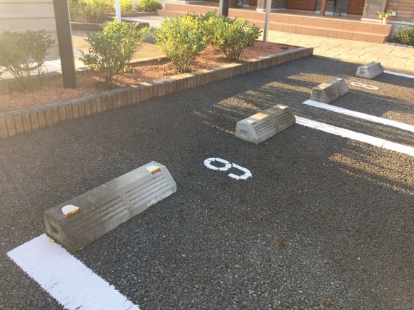 アパートの駐車場勝手に使って濡れたテント乾かしてるけどあかんか？