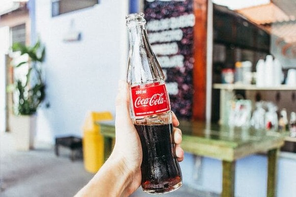 ジジイ「昔は瓶のコーラ、スプライトがうまかった」