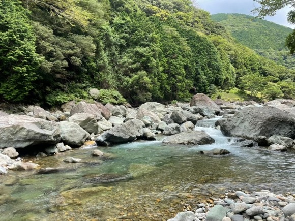 田舎民って川で泳ぐよな？