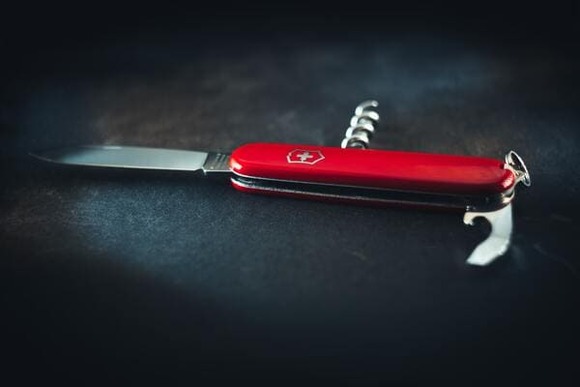 「十徳ナイフ」を車内所持、差し戻し審で無罪判決…