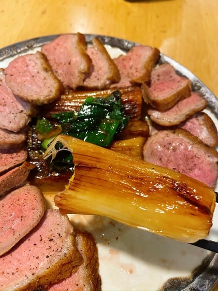 【画像】大晦日に焼いた鴨載せる