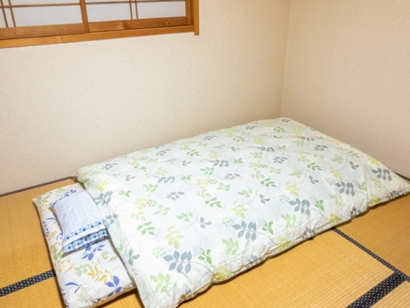 【画像】わい、1890円の宿に泊まるｗｗｗｗｗｗｗｗｗｗｗｗ