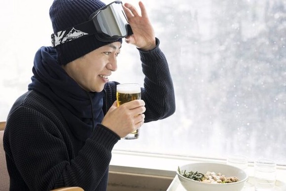 スキー場での飲酒は『マナー違反』か否か　「レストハウスで売っている」「酔った状態での滑走は危険」