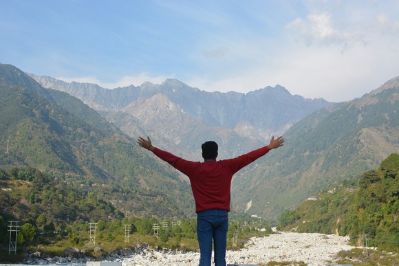 明日、近くの山でデートするんだ モンベルで決めるぜ！