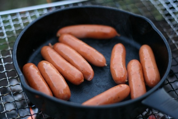 【悲報】味噌汁にウインナーを入れるかどうかで世論が真っ二つに