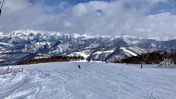【新潟】湯沢町のスキー場でスノボ中…新雪にはまった中国籍の２０代女性が死亡　禁止エリア滑走か