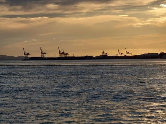 【画像】ワイ、徹夜で運転して下関に着く