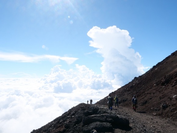 富士山の入山料4000円←このお金どこ行くん？????