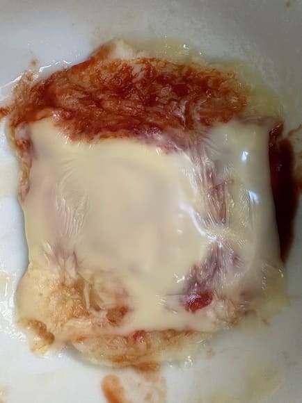 【画像】お餅でピザ作ったけど美味しすぎやろこれ