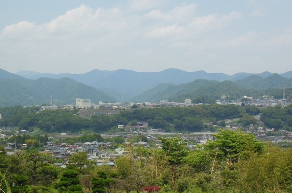 ギリギリ全国チェーンのビジネスホテルがあるくらいの田舎に旅行に行きたいんやがオススメある？