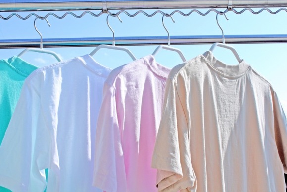 【悲報】生乾き臭くなった服、もう捨てるしかない????????