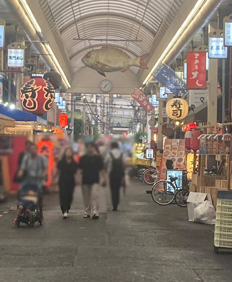 【大阪】「買い物なんかせえへんよ、もったいない」「高い。最悪」日本人にも外国人にも嫌われる“黒門市場”変わり果てた姿