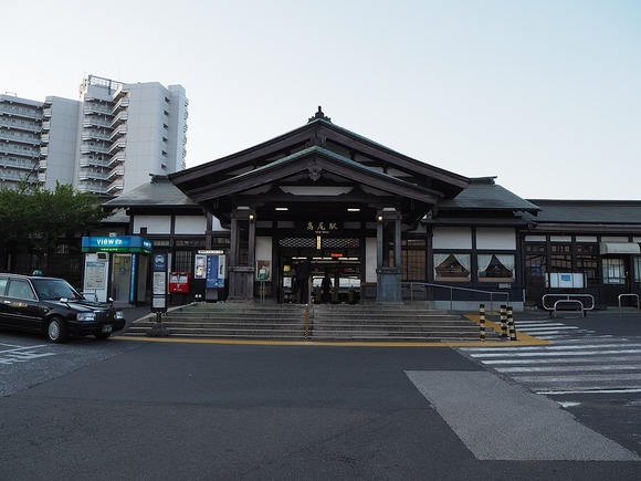 1024px-Takao-Sta-N
