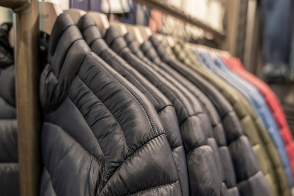 「ノースフェイス」や「アンダーアーマー」などの高価格帯ブランドをどうして着れるのですか？