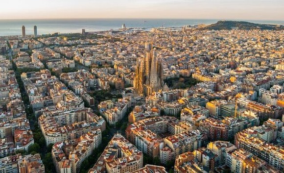 世界の観光都市ランキング、パリが４年連続首位　３位に東京