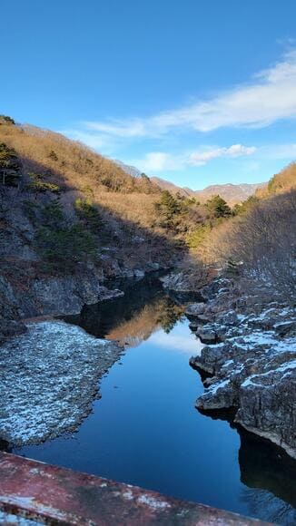 【悲報】雪見に旅館に着たけどあんまりない