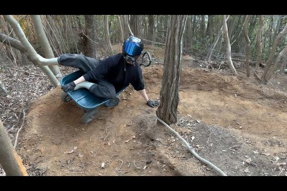 人気キャンプ系YouTuber、怪しい男から“出禁”にされた400万円の山を取り戻す