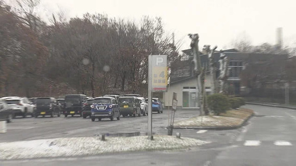 【秋田】動物園の駐車場で職員がクマに襲われけが　園で飼育のクマはおりの中にいるのを確認