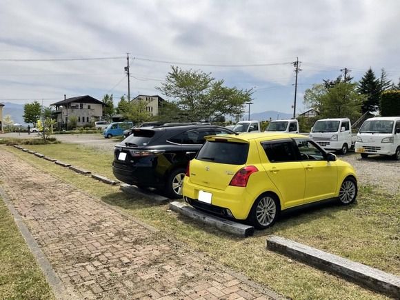 「なぜ横に駐車する!?」すっかり浸透した“トナラー”という存在