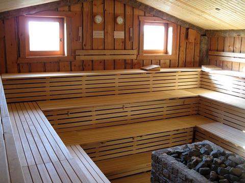 1280px-NaturTherme_Templin_Sauna_07