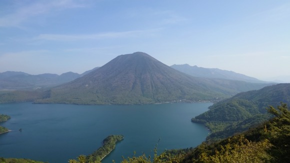 【悲報】ワイ、山頂で寒さに震える