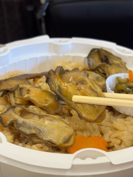 【画像】ひも引くアツアツ牡蠣めし弁当ｗｗｗｗｗｗｗｗｗ