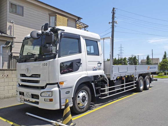 Keisei-driving-school_120_Quon_training-truck