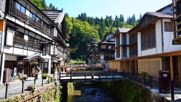 【画像】銀山温泉、ガチでこの角度しか見た事がないｗｗｗｗｗｗｗｗｗｗｗ