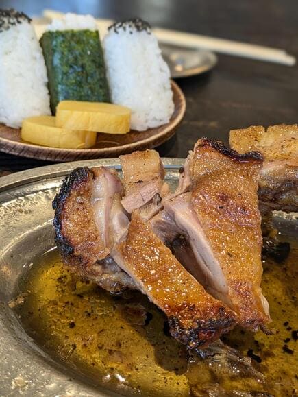 【画像】骨付き鳥専門店に鶏肉食べにきた！