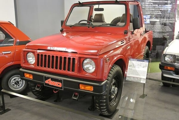 2880px-Suzuki_Jimny_sj30 (1)