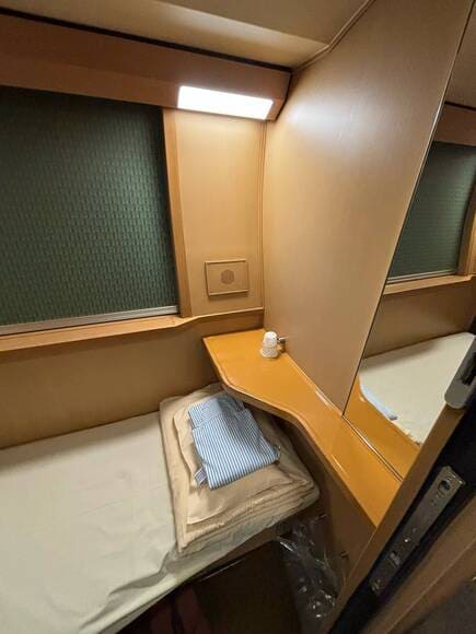 【画像】「サンライズ瀬戸」に乗るｗｗｗｗｗｗｗｗｗｗｗｗ