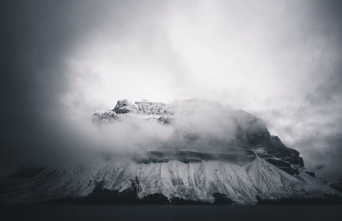 ガスがかかる山