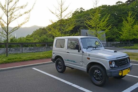 実際のとこプリウスよりヤバい運転する車ってジムニーだよな