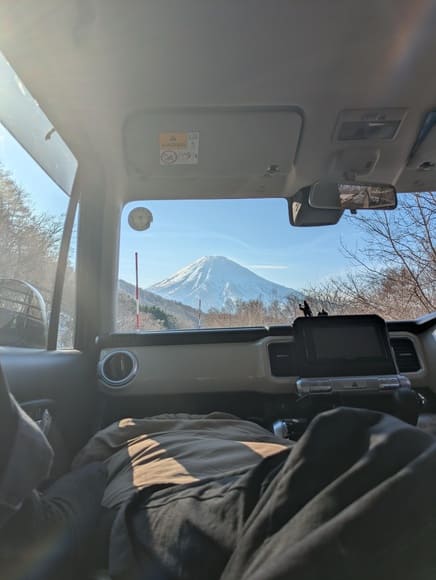 【画像】ここをキャンプ地とする