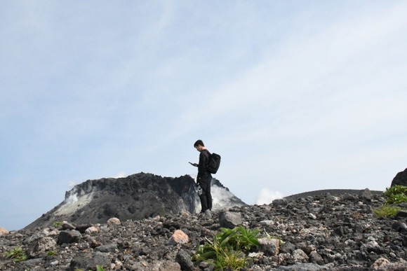 【登山】果物の皮ゆで卵の殻も見えない所に捨ててる カップ焼きそばの茹で汁も捨ててる ダメなのか？