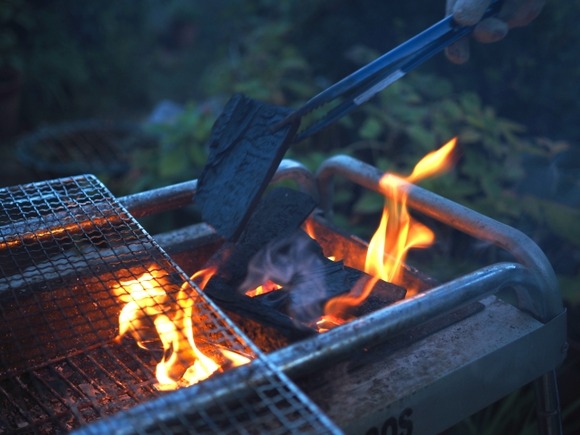 キャンプ場で0時過ぎても喋り続ける奴って何なの? 喋らないと呼吸出来ないの？