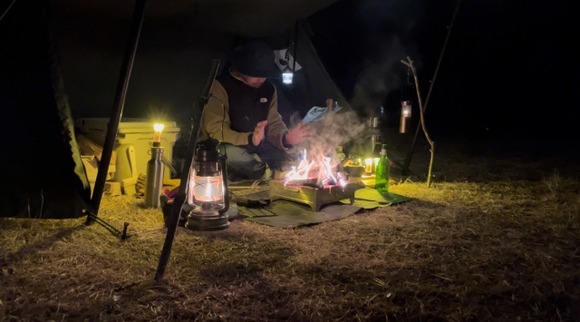 「性欲を満たすため」駅近くで陰部露出のソロキャンパー逮捕