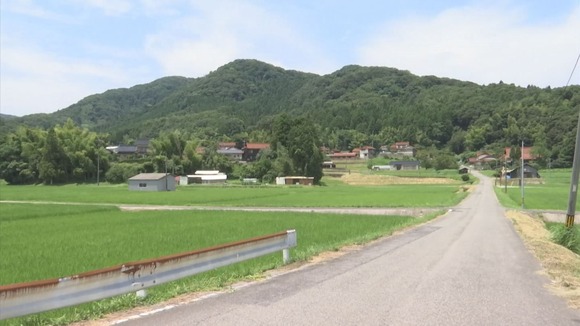 地元民｢暗くなるから山に行くな｣→関東人｢わざわざ関東から来てるんで行く！｣→遭難