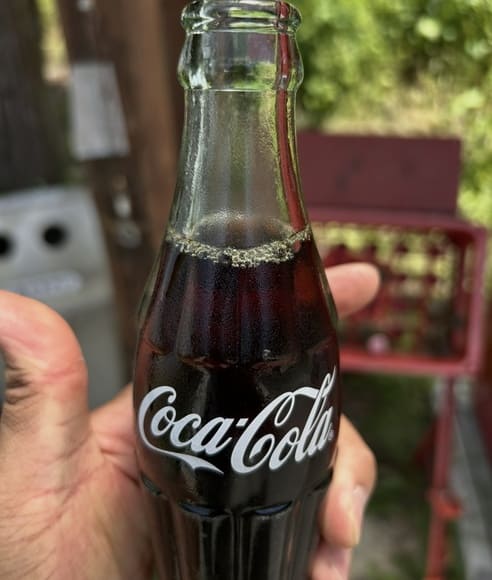 【画像】ワイが瓶コーラ買いに行くだけのスレ