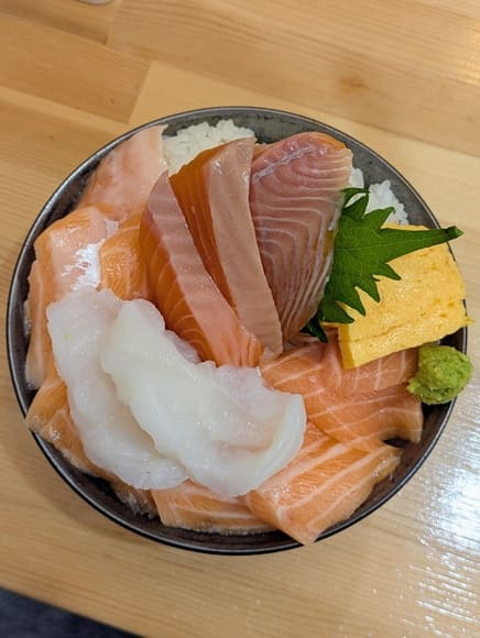 【画像】350km運転してサーモン食べに来た