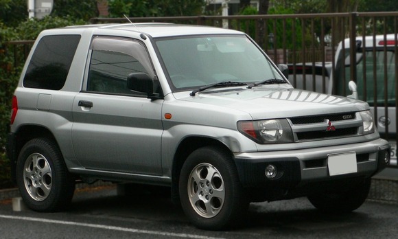 1998_Mitsubishi_Pajero-iO_01